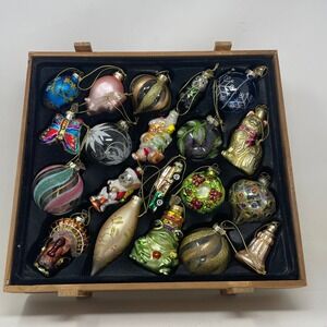 Thomas Pacconi Classics 2006 Glass Christmas Ornaments Set of 18 in Wood Crate